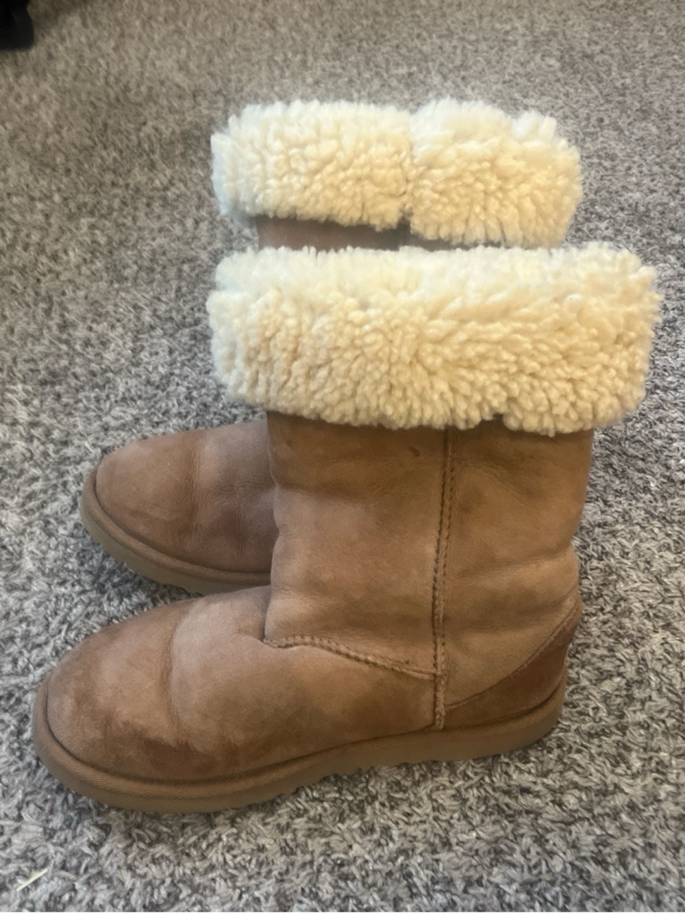 Tan suede Ugg boot woman’s size 6